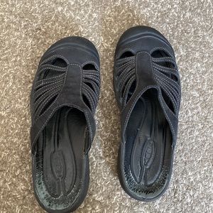 Keen sandals, size 7